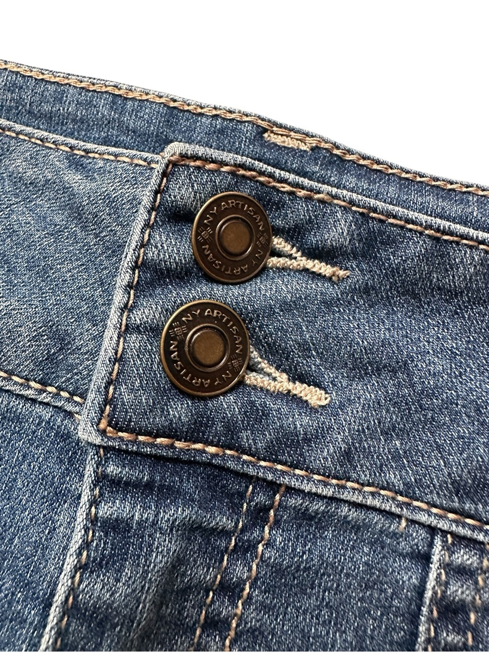 Artisan NY Blue Denim Patch-Pocket Shorts, Size 10 - Picture 3 of 9